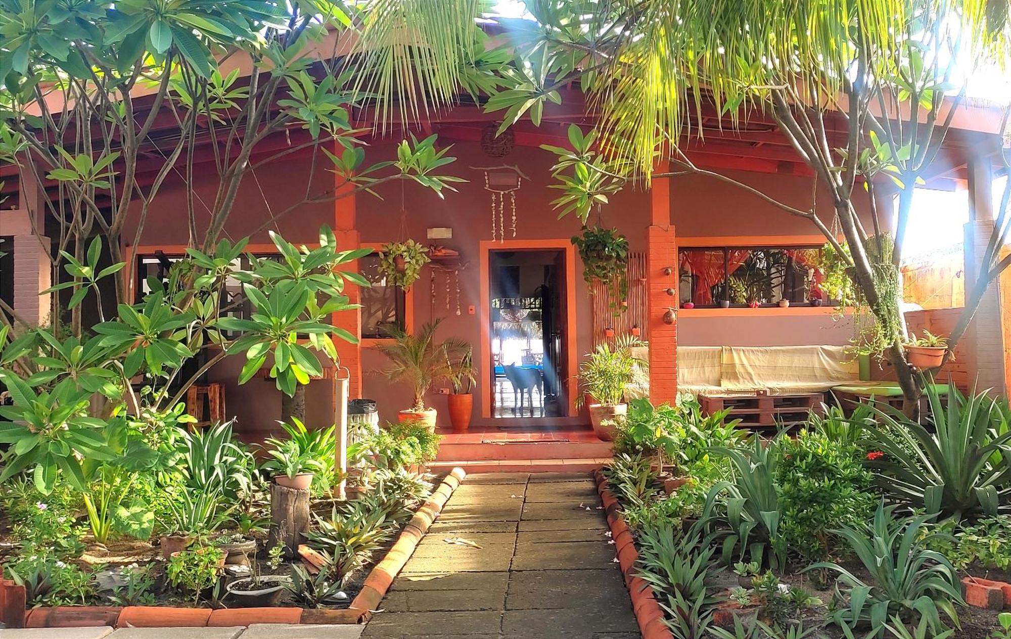 El Belga Loco Hotel ลาส เปนีตาส ภายนอก รูปภาพ