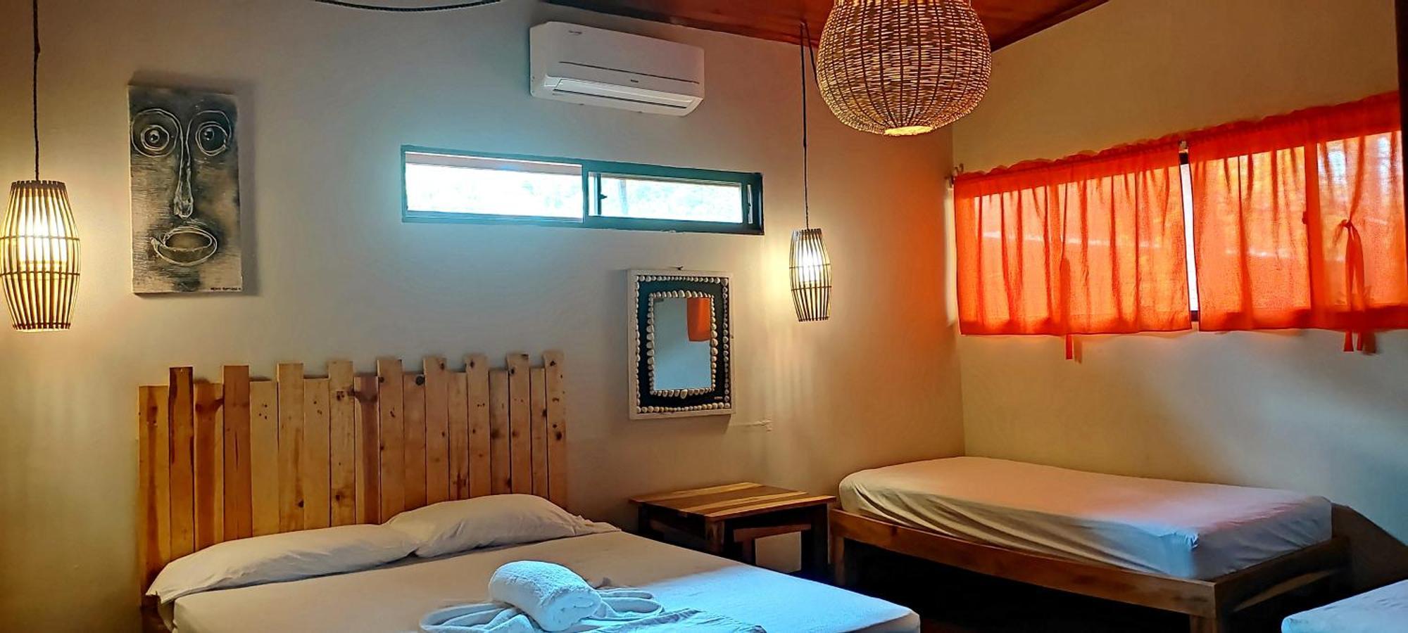 El Belga Loco Hotel ลาส เปนีตาส ภายนอก รูปภาพ